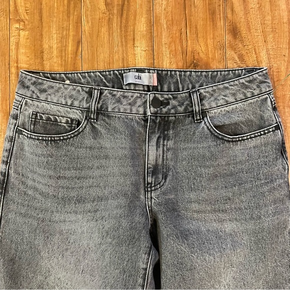 CABI Women’s Gray Wash 100% BF Boyfriend Ankle Denim Jean Size 12 - Picture 2 of 14